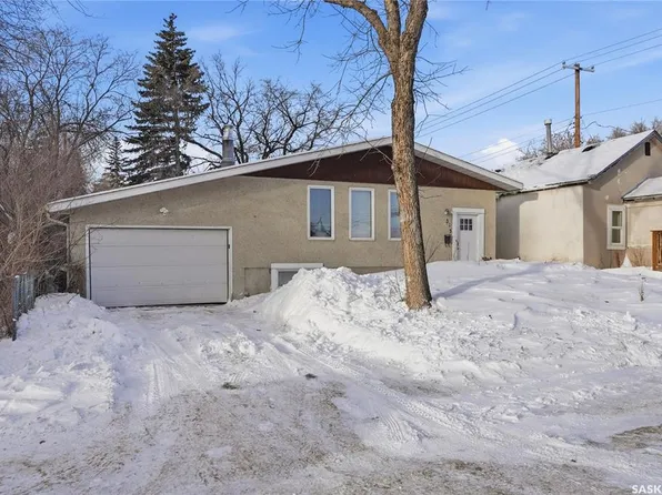 313 Q AVENUE S, Saskatoon, SK S7M 2Y2