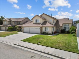 2330 Sycamore Ln, Palmdale, CA 93551