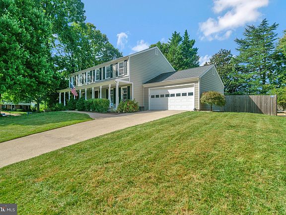 2nd image of 3282 Blue Heron Dr