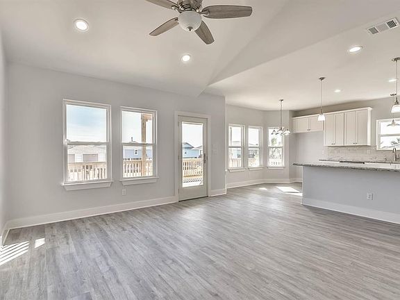 4th image of 22806 Camino