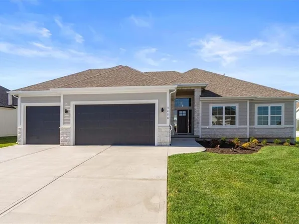 4256 Lake Shore Ct, Basehor, KS 66007