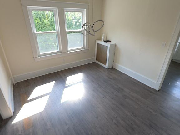 3rd image of 1201 Monroe Ave