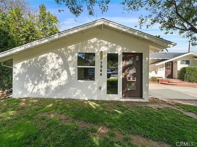 7944 Moorcroft Ave — Photo 2