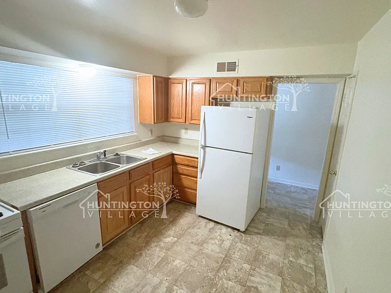 713 Randolph Ave — Photo 3