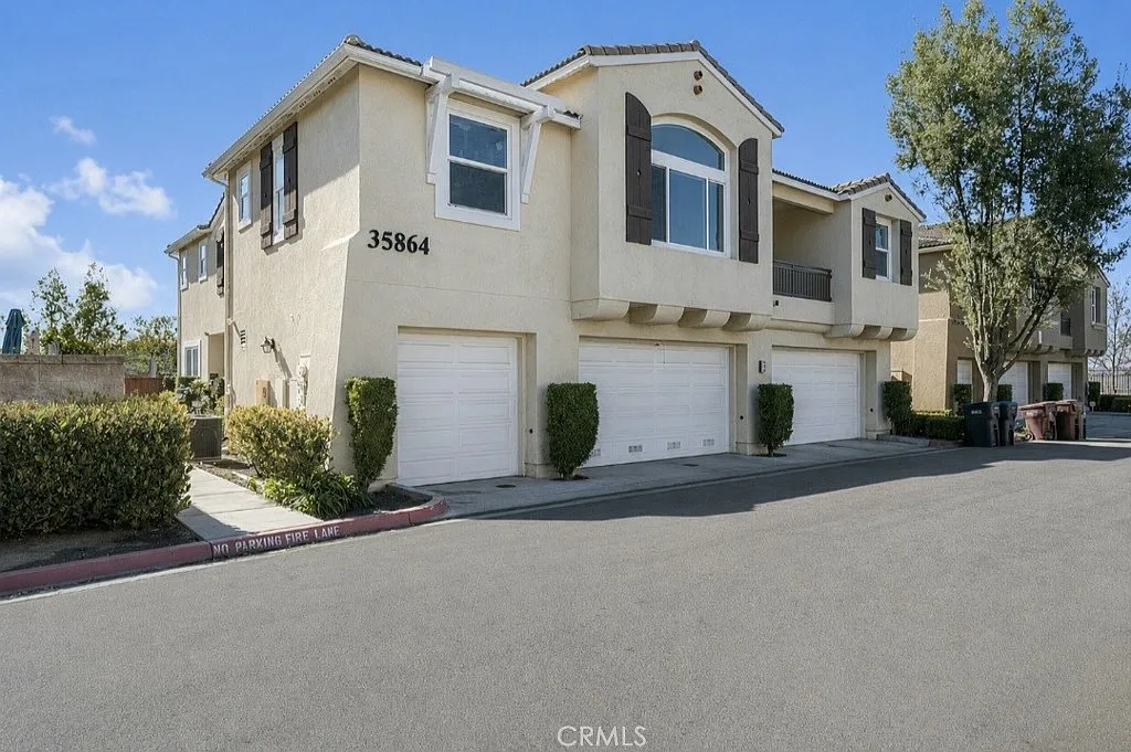 2 bed, 1198 sqft, $2,600 — Photo 1