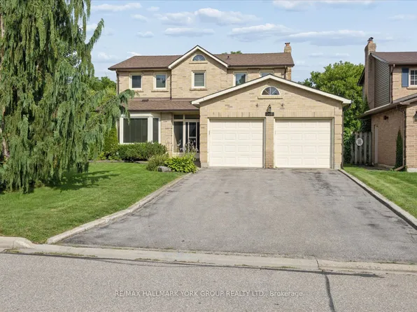 306 Erin Trl, Newmarket, ON L3Y 6K1