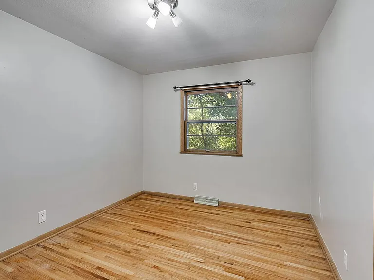 5344 Xerxes Ave S — Photo 6