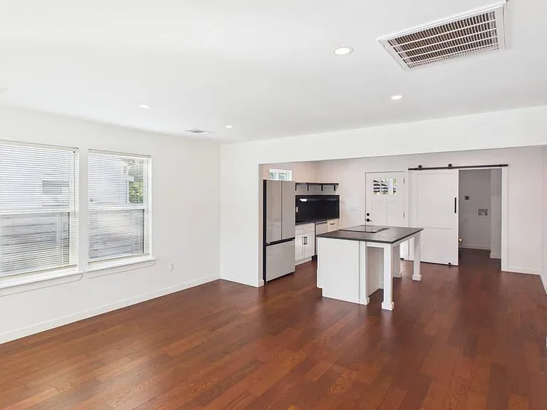 313 Fulton St — Photo 3