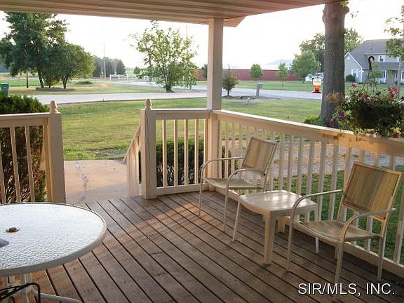 4th image of 24 Kelly Dr