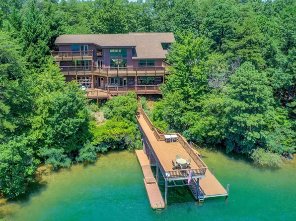 2199 Alpha Dr, Huddleston, VA 24104