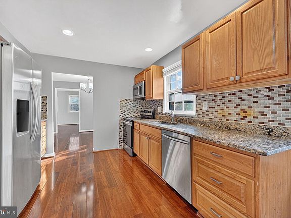 5th image of 2319 Woodberry Dr