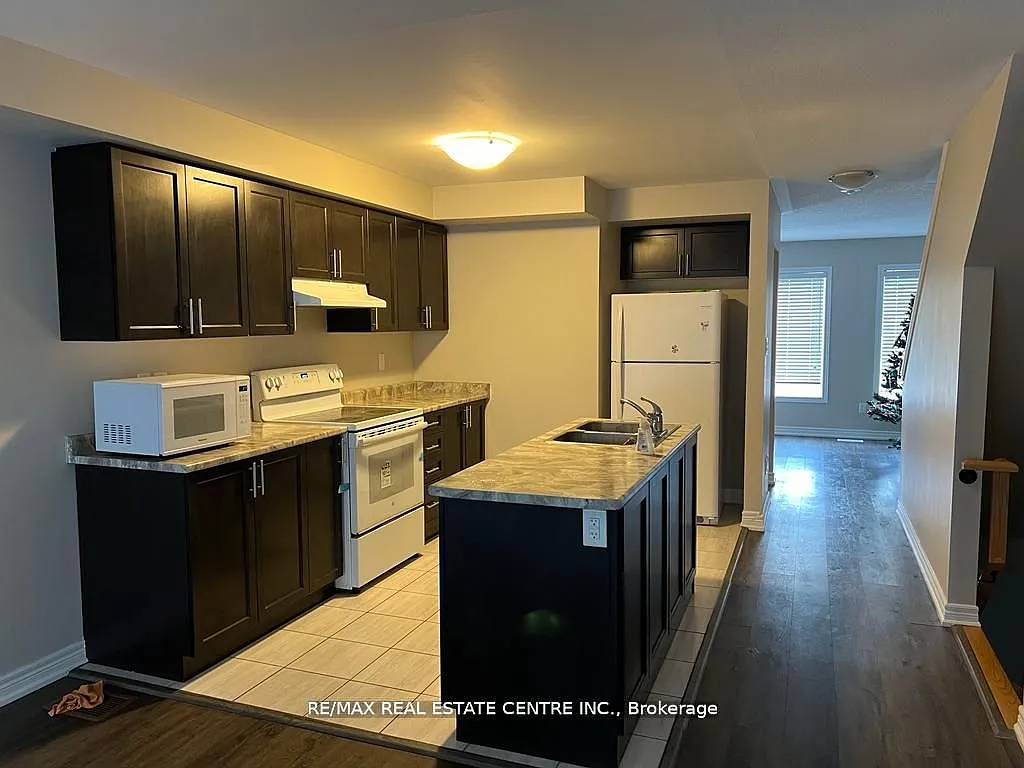 4 bed, $2,399 — Photo 3