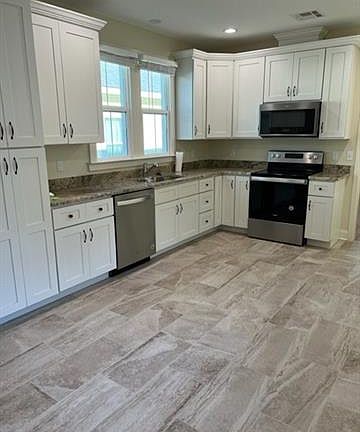 3rd image of 3651 Derbigny St