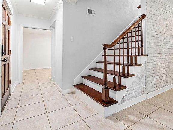 4th image of 5730 Pembrook Dr