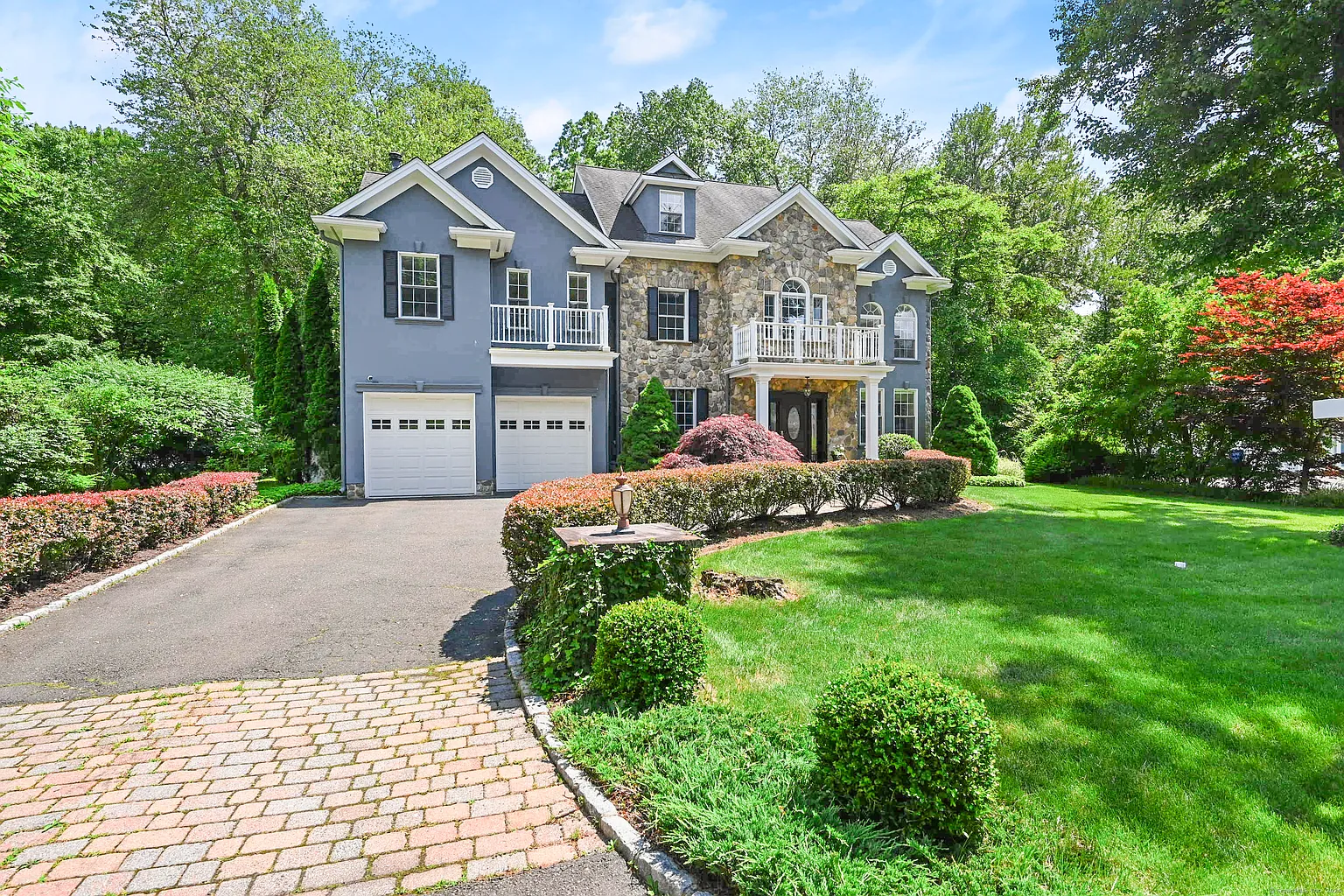41 Deerwood Manor photo 1