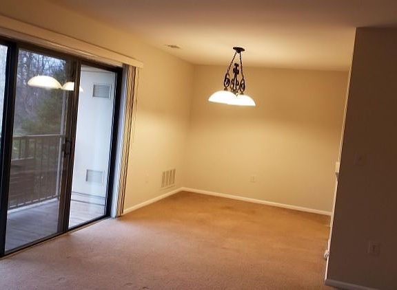 5th image of 3 Eastwick Ct Unit 6