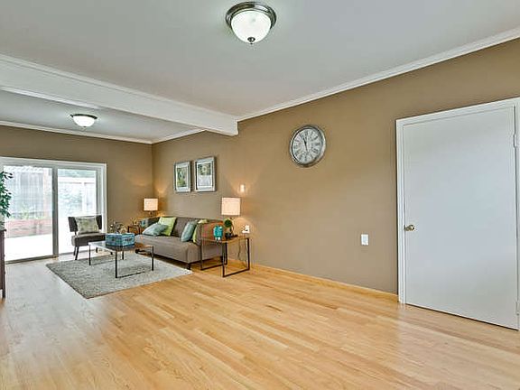 5th image of 1725 30th Ave