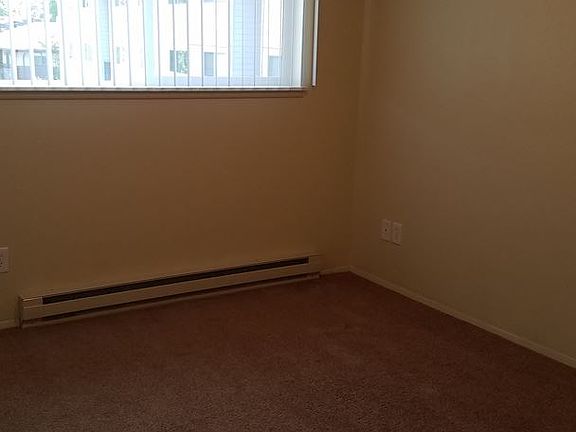3rd image of 13227 Ambaum Blvd SW APT 310