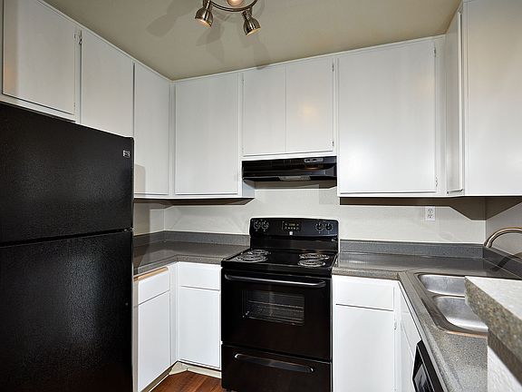 3rd image of 4103 54th Pl #13-206