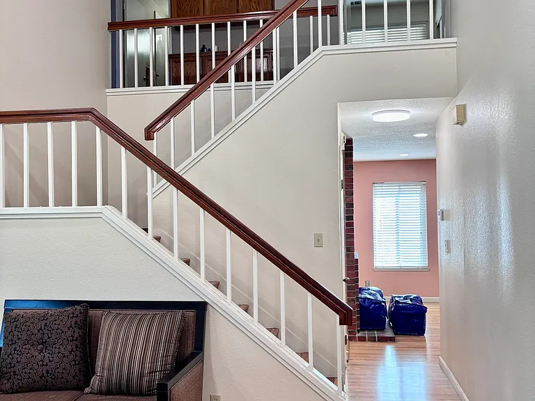 1084 Sunrise Dr — Photo 13