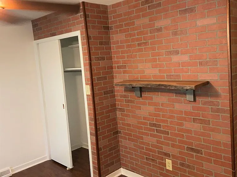 209 Elysian Street — Photo 6