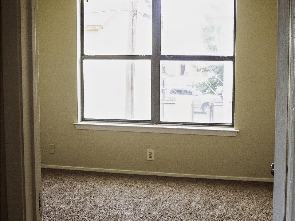 2nd image of 1208 Aspen Dr APT B