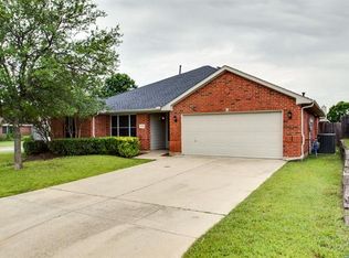 6204 Woolwich Dr, Arlington, TX 76001