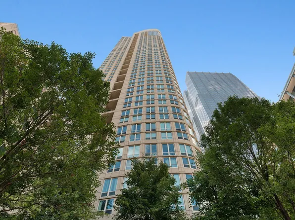 345 N Lasalle St #209, Chicago, IL 60610