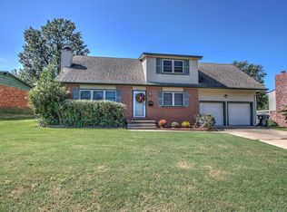 820 Branson Park Dr, Muskogee, OK 74403