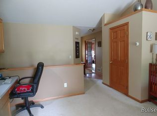 6080 Raven Ridge Ct, Rockford, MN 55373