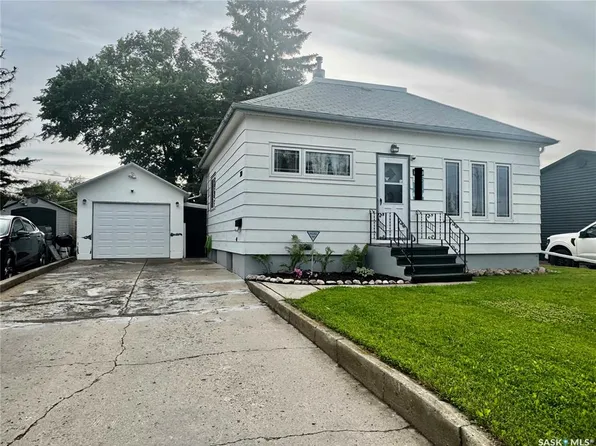 360 Fourth AVENUE N, Yorkton, SK S3N 1B6
