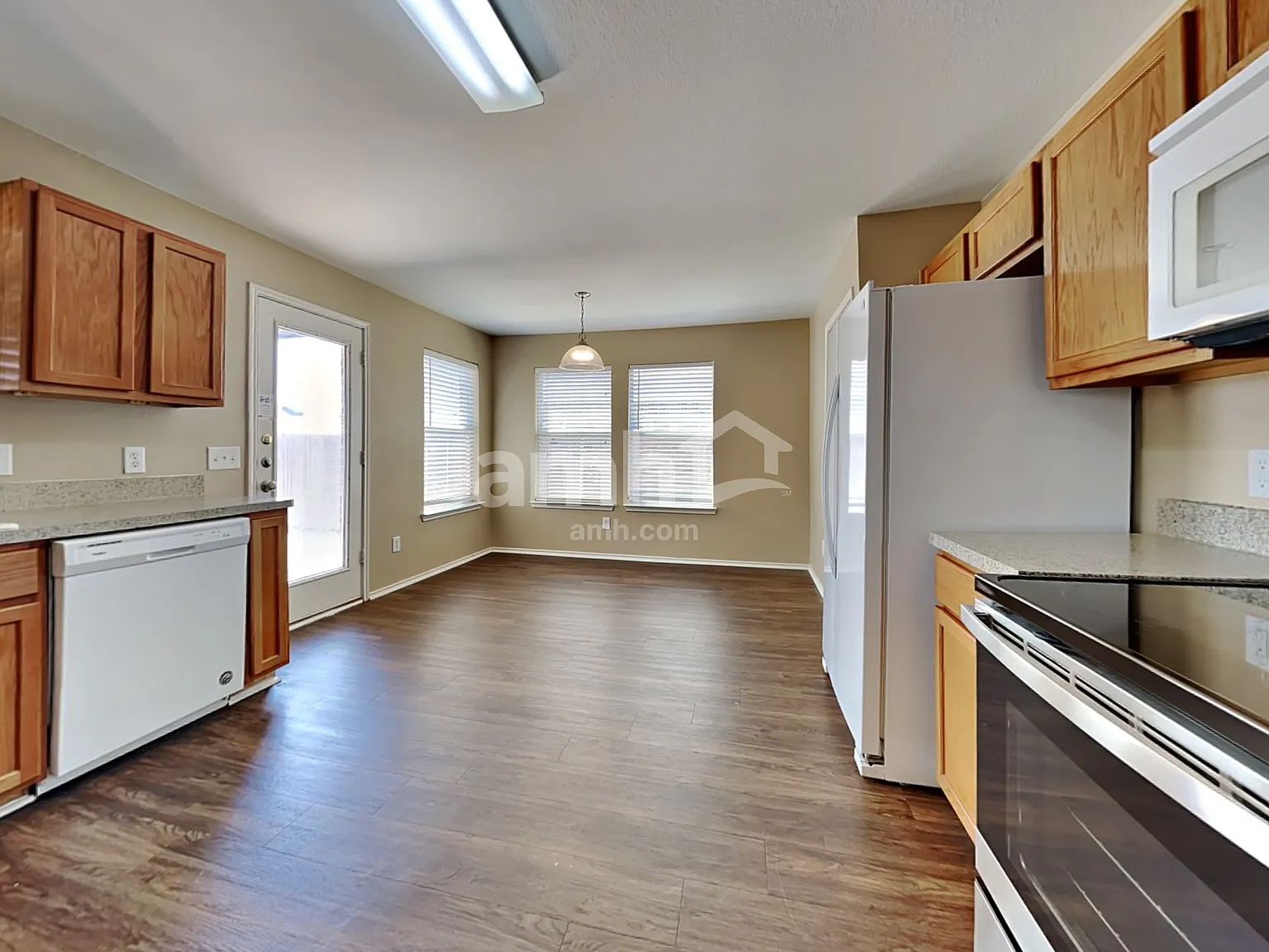 4 bed, 2.5 bath, 3086 sqft, $2,655 — Photo 4