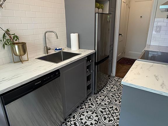 2nd image of 160 72nd St APT 727