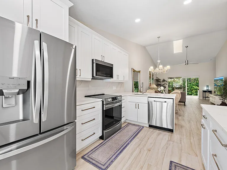 11139 SE Sea Pines Cir — Photo 3