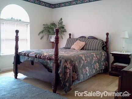 5th image of 2460 Bonny Ln