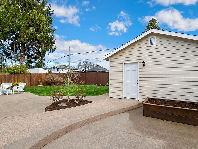 4115 N Stevens St — Photo 27