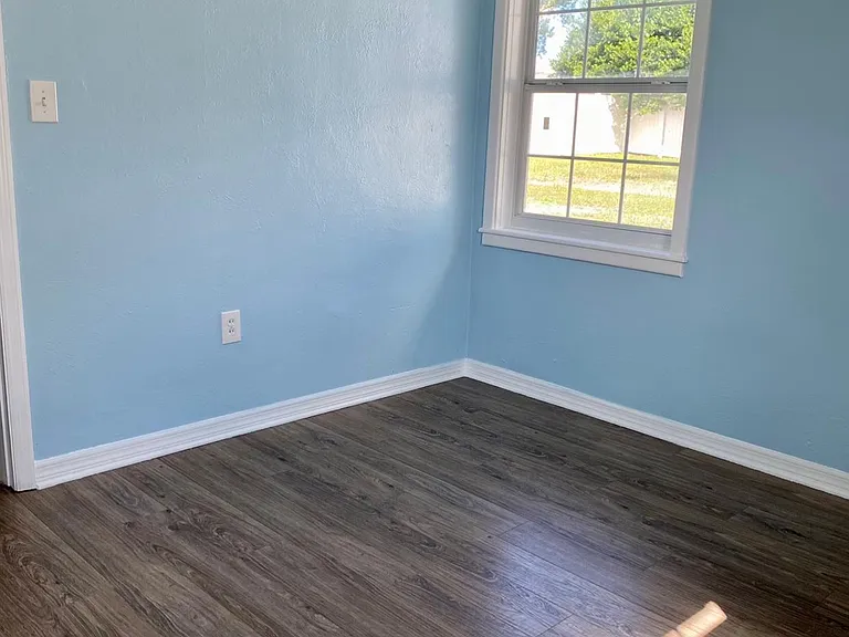 305 S Lakewood Dr — Photo 9