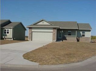 840 N Redbud Ct, Valley Center, KS 67147