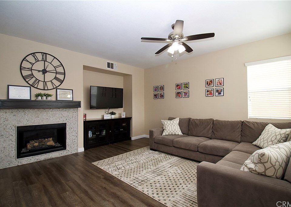 2nd image of 1425 Avila Dr