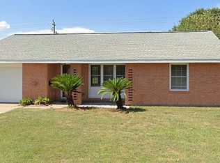 6610 Fairway Dr, Galveston, TX 77551