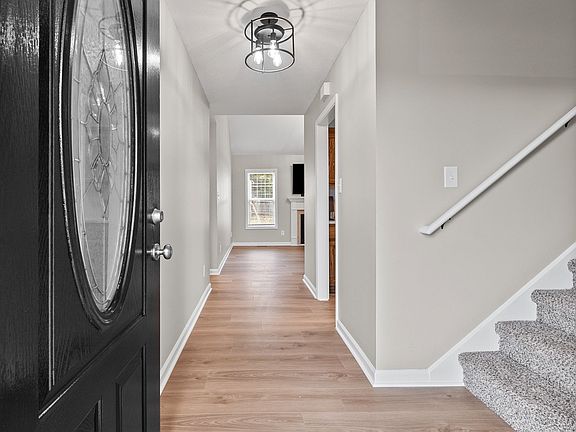 5th image of 672 Superior Ln