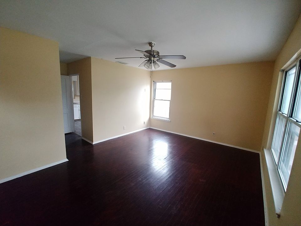2nd image of 254 Langford Pl
