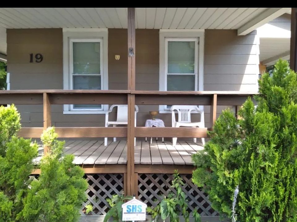 1st image of 19 Schiller St #2