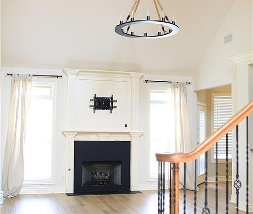 2nd image of 1601 Whippoorwill Ln