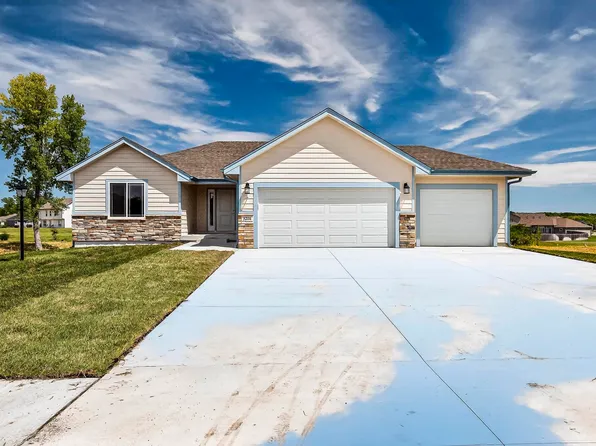 5216 NW Beaumont St, Topeka, KS 66618