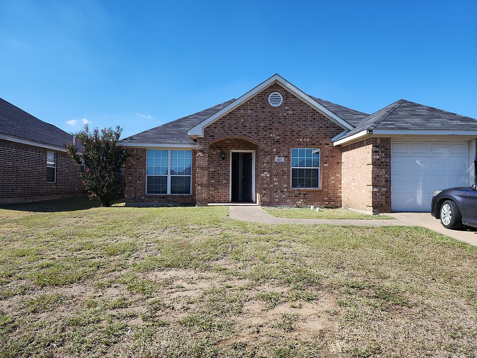 1st image of 627 Antonio Ln
