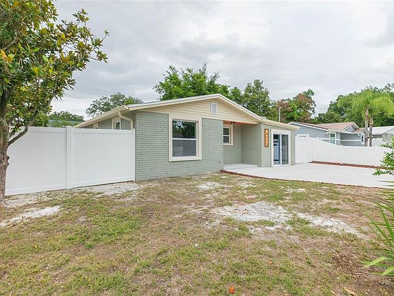 3rd image of 8723 N RIVER FOREST CIRCLE