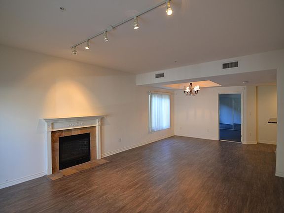 5th image of 1771 Beloit Ave APT 202