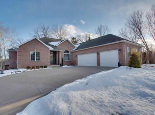 5012 Starboard Dr, Quincy, IL 62305