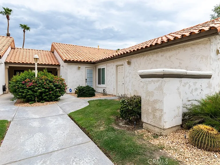 216 Desert Falls Dr E — Photo 37